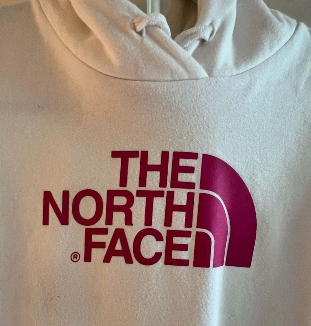 The North Face Women's Medium White Pink Logo Breast Cancer Awareness Hoodie - Picture 3 of 11